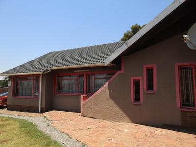 House with flat and business rights For Sale in Noldick, Meyerton