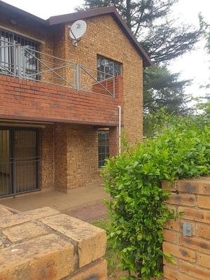 Townhouse For Sale in Three Rivers, Vereeniging
